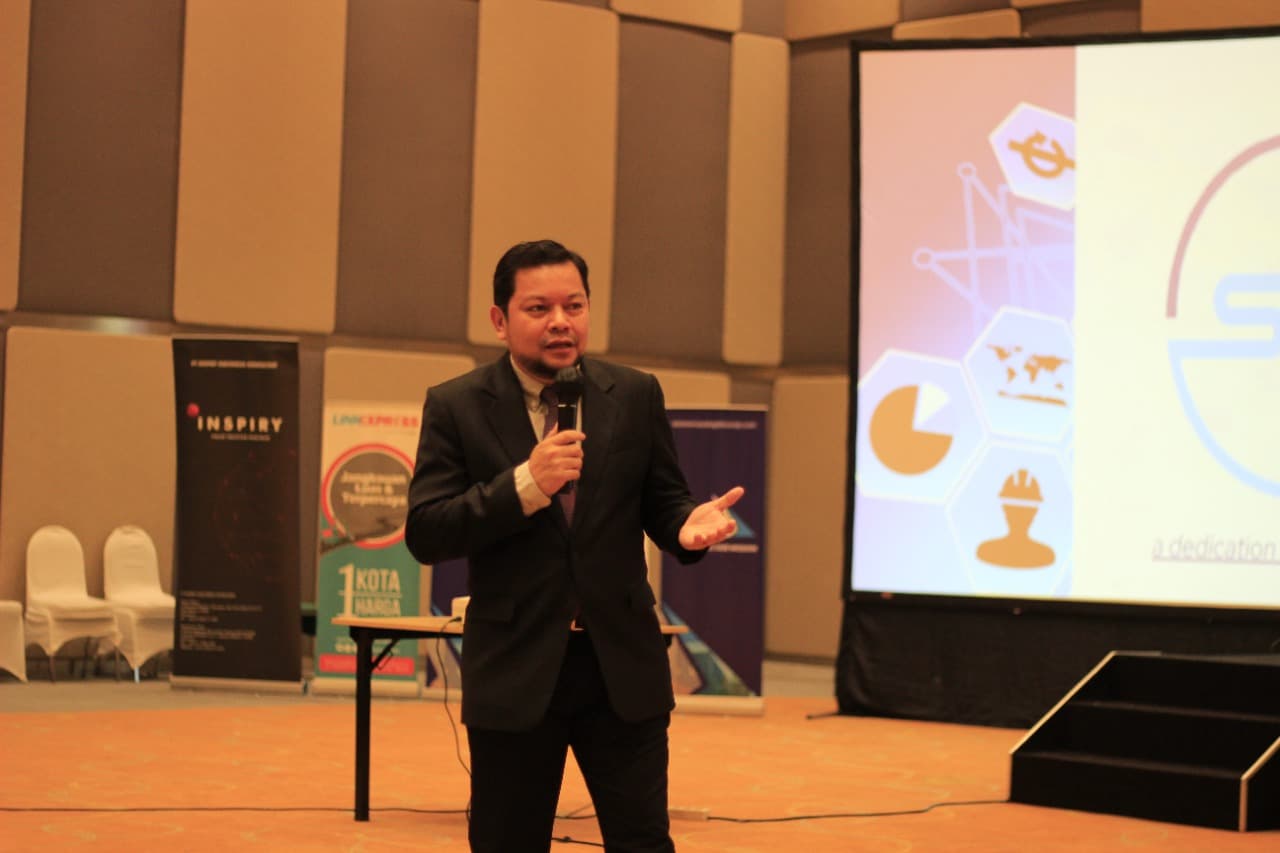 Headliner Pak Sonny